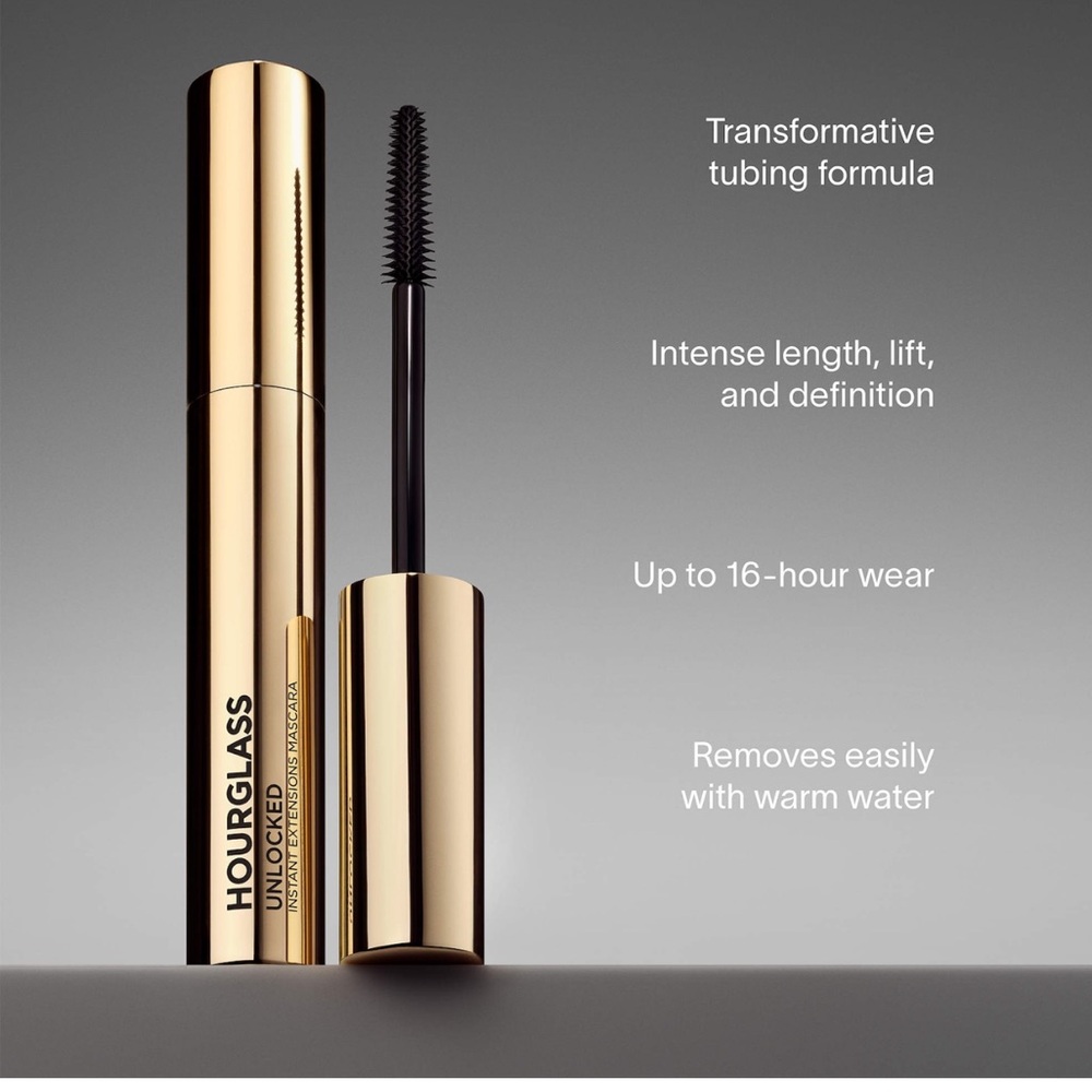 Hourglass Unlocked Instant Extensions Mascara in Ultra Black - Picture 3 of 4